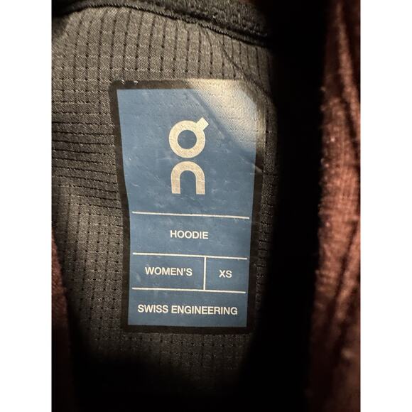 Women’s On Cloud Swiss Engineering Pullover Hoodie Sweatshirt Maroon Red Size XS - Picture 5 of 7